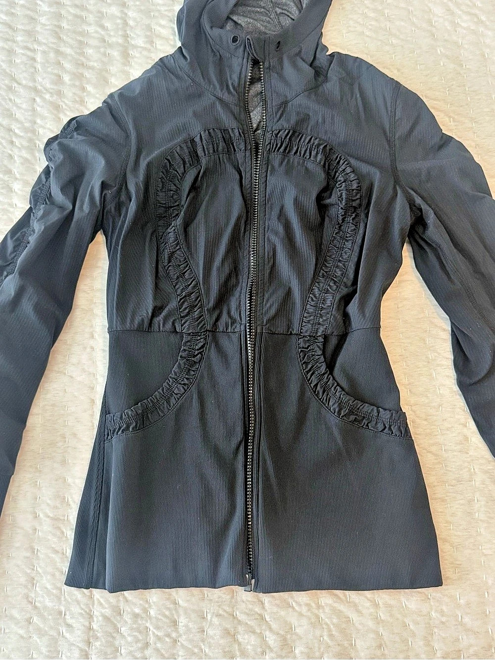 Lululemon Scuba Hoodie *Ruffled Up Black Jacket Small